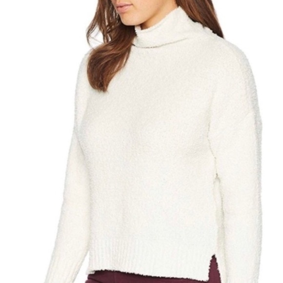 NWOT <UGG> Australia Soft Ivory Sweater - Picture 3 of 5